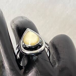 Silver Tone Ring Pale Yellow Tearderop Stone Adjustable